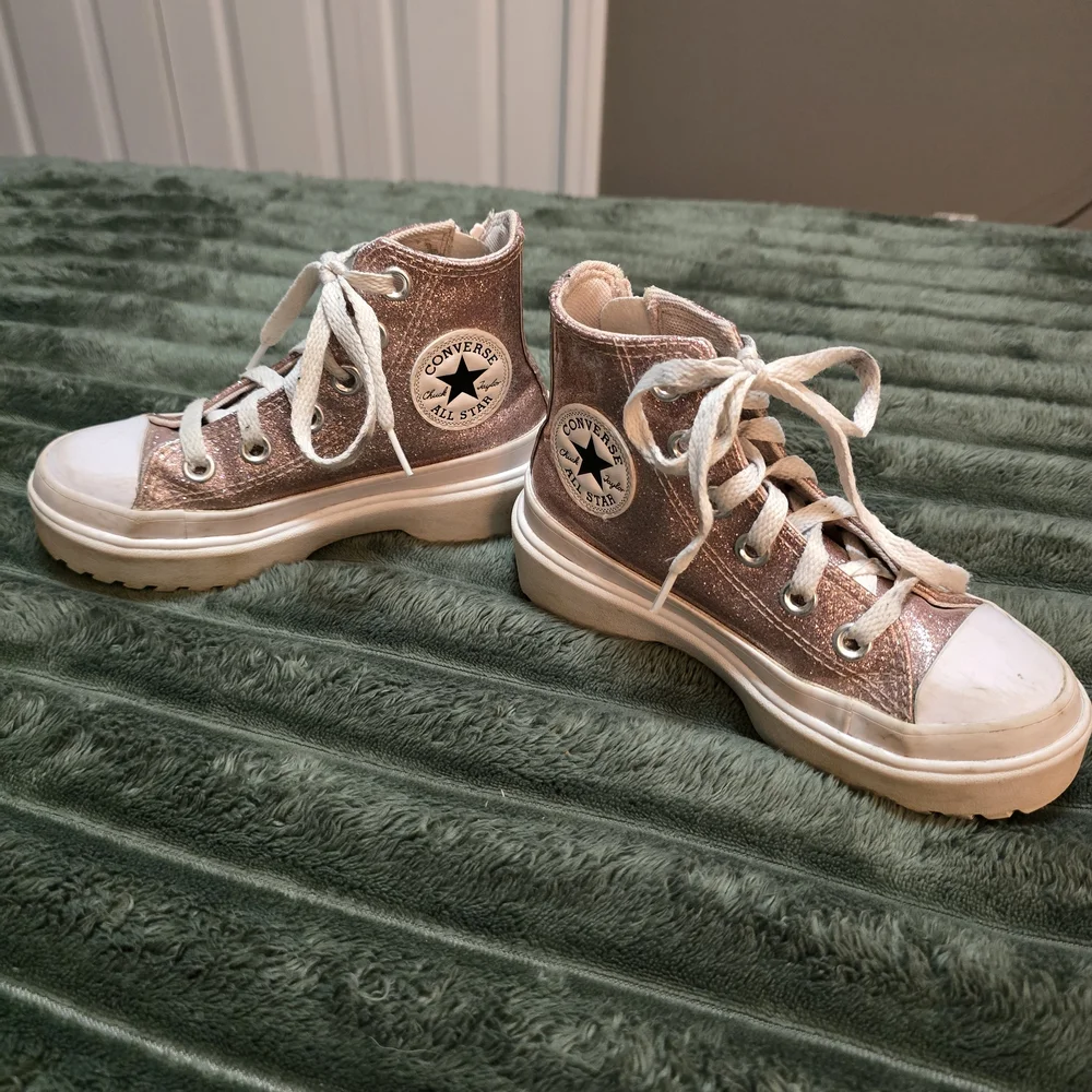 Converse Chuck Taylor High-Top Platform Sneakers Metallic Rose Gittler Size: 11Y